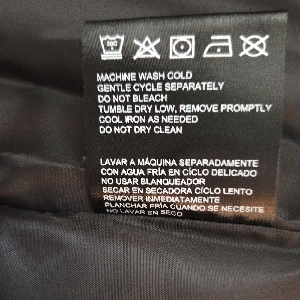 Weatherproof White and Black Sherpa Vest - Picture 7 of 13
